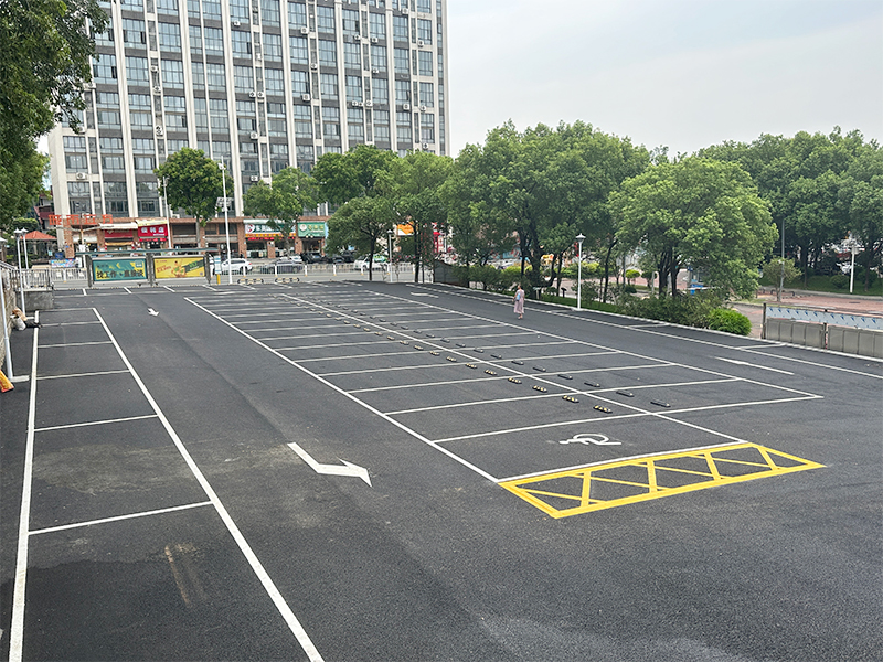 白马广场停车场建设工...